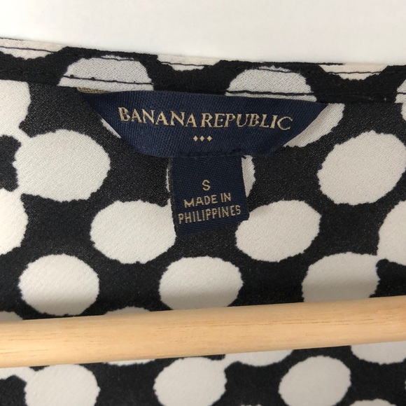 Banana Republic Sleeveless Top - Picture 2 of 3